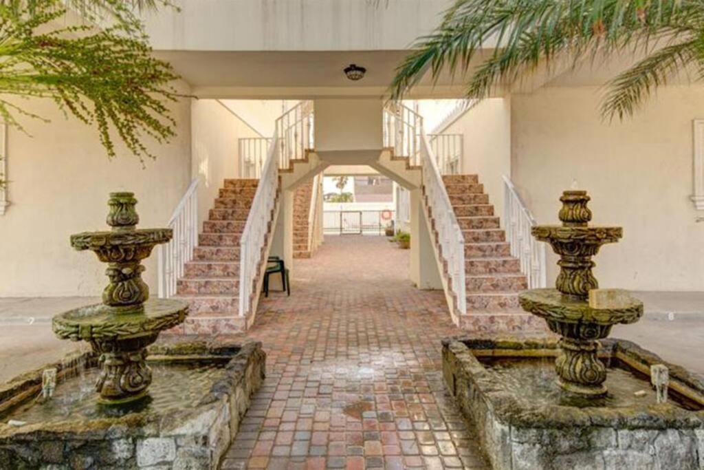 1st Floor 2 Bed 2 Bath W Pool By Ferienhaus South Padre Island